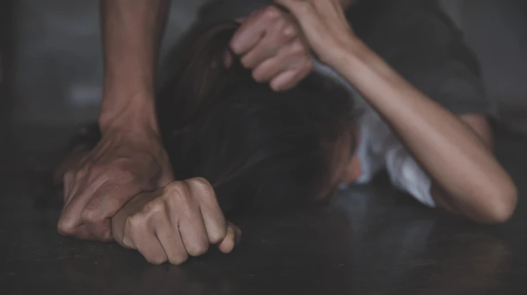 Зґвалтував і вбив: в Україну екстрадували підозрюваного у злочинах щодо ексдружини та її доньки