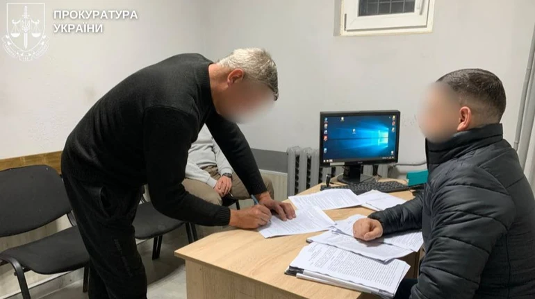 Поки матері не було вдома: на Чернігівщині чоловік зґвалтував 11-річну падчерку