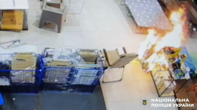 У Києві 6-річний хлопчик влаштував пожежу в гіпермаркеті, поки батьки обирали товари