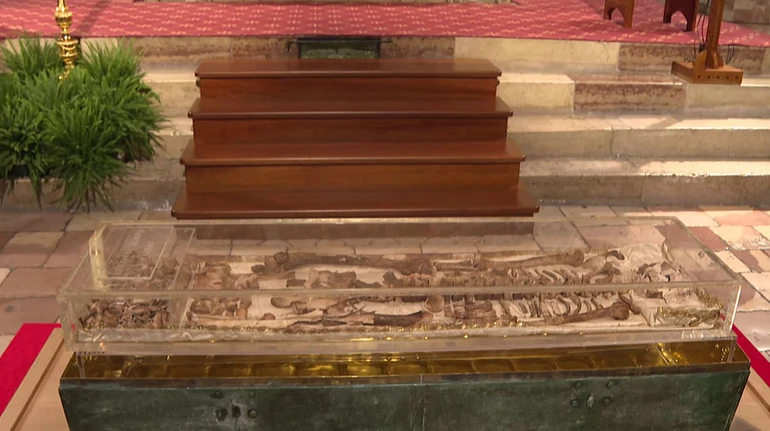 В Італії на загал вперше показали 800-річні мощі святого, який створив орден францисканців