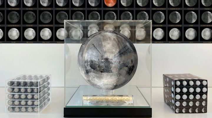 Artist Jeff Koons sent his work to the moon – News