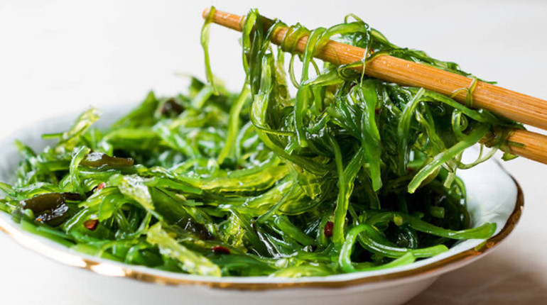 Чука для чемпіонів: 5 причин їсти японські водорості вакаме