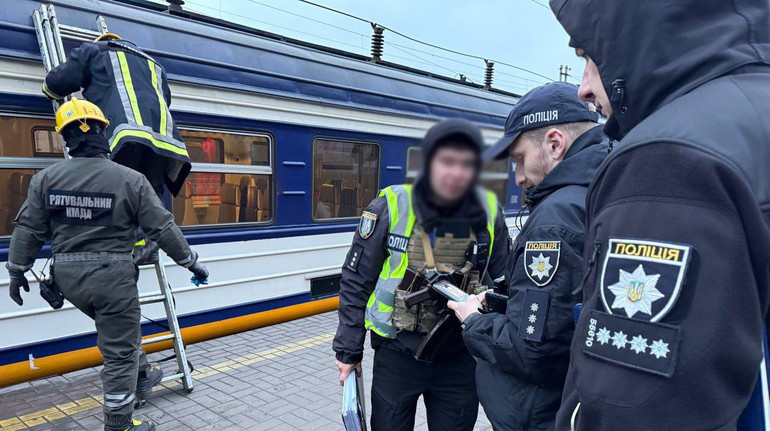 На станції Видубичі у Києві загинув 16-річний хлопець: він заліз на дах електрички