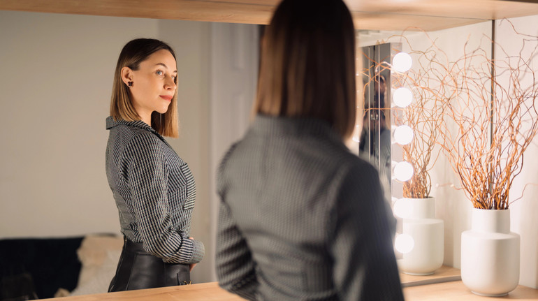 Чи нормально розмовляти із собою? Пояснює наука