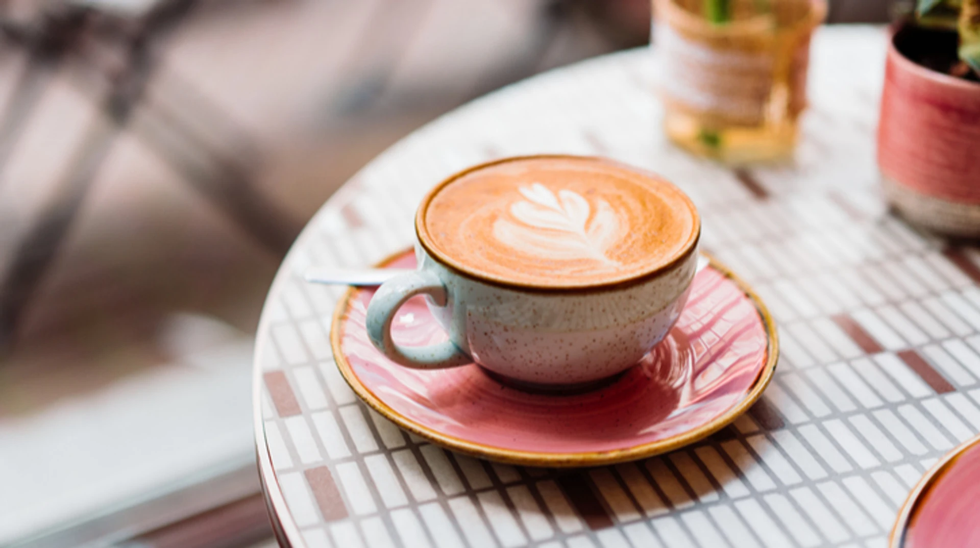 Як кофеїн впливає на підлітків, і чи можна їм пити каву?