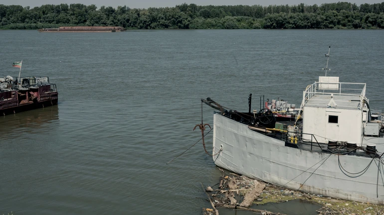 Через обміління Дунаю з води стали видимі затоплені німецькі військові кораблі часів Другої світової