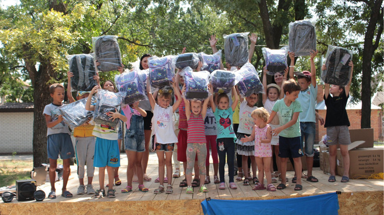 В Україні стартує благодійна акція Шкільний портфелик: як допомогти дітям зібратися до школи