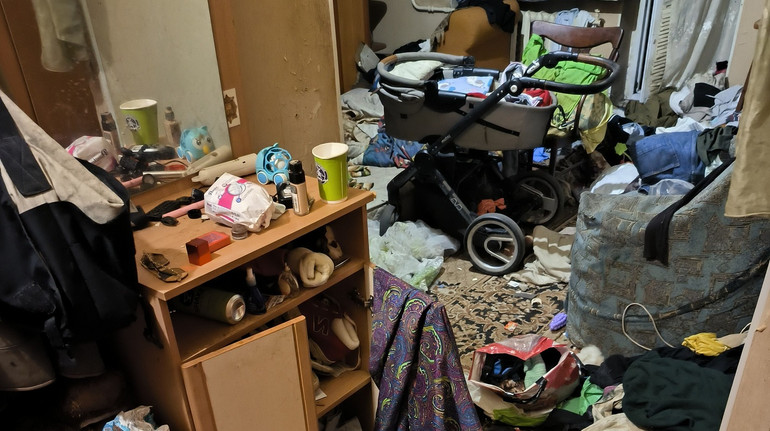 У Миколаєві в матері вилучили трьох дітей: вона залишала їх самих у квартирі – серед безладу та без їжі