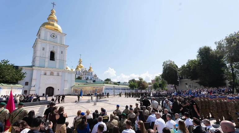 Хливнюк, Ерінчак та Кириченко: Зеленський нагородив дієвців культури орденами й званнями