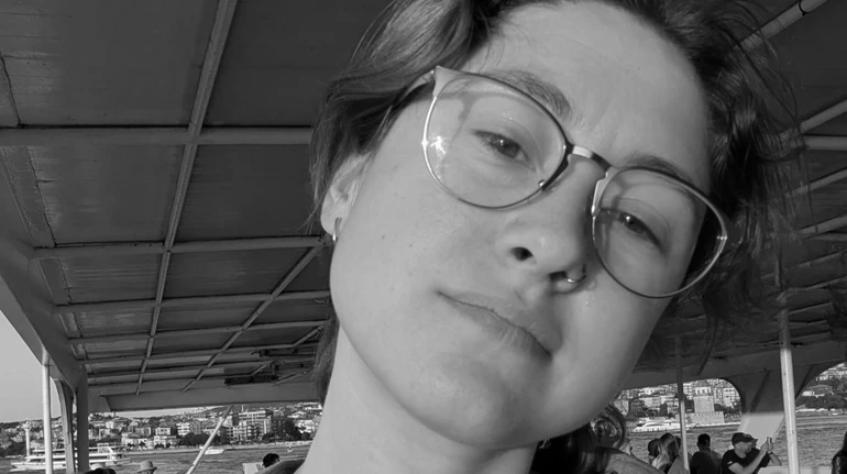 У Києві через влучання БпЛА по бізнес-центру загинула 29-річна журналістка Марія Ївженко