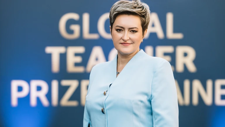 Вчителі тримають небо над дітьми, поки батьки виборюють свободу. Інтерв'ю з найкращою вчителькою України 2026