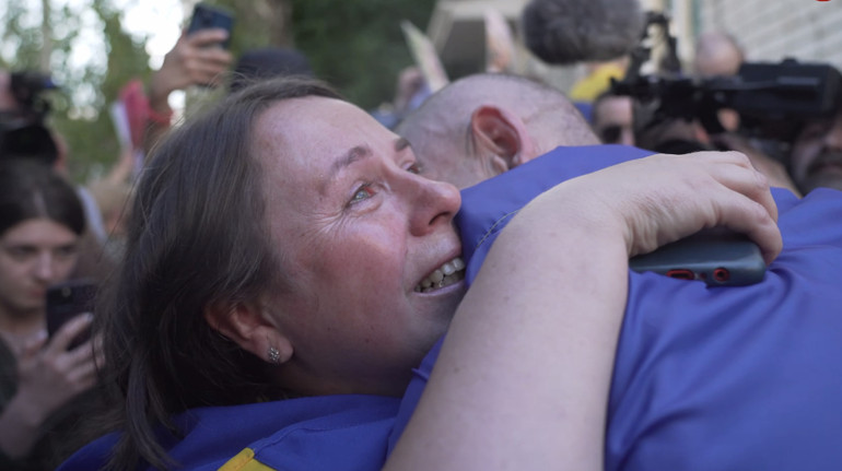 Нас тримала надія повернутись додому: історії бійців, яких звільнили в перший день великого обміну