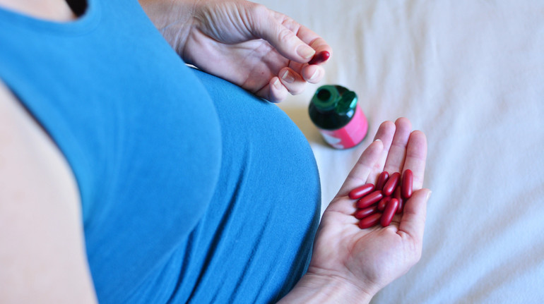 Чи справді вживання парацетамолу під час вагітності підвищує ризик аутизму у дитини? Пояснюють науковці