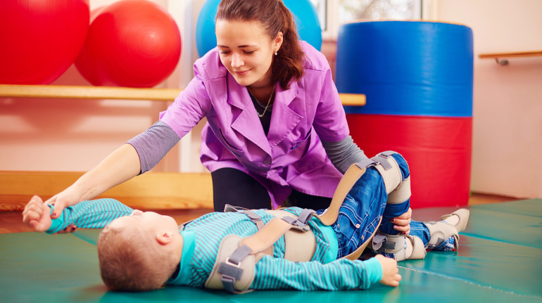 МОЗ затвердило стандарт допомоги дітям із церебральним паралічем та іншими ураженнями мозку