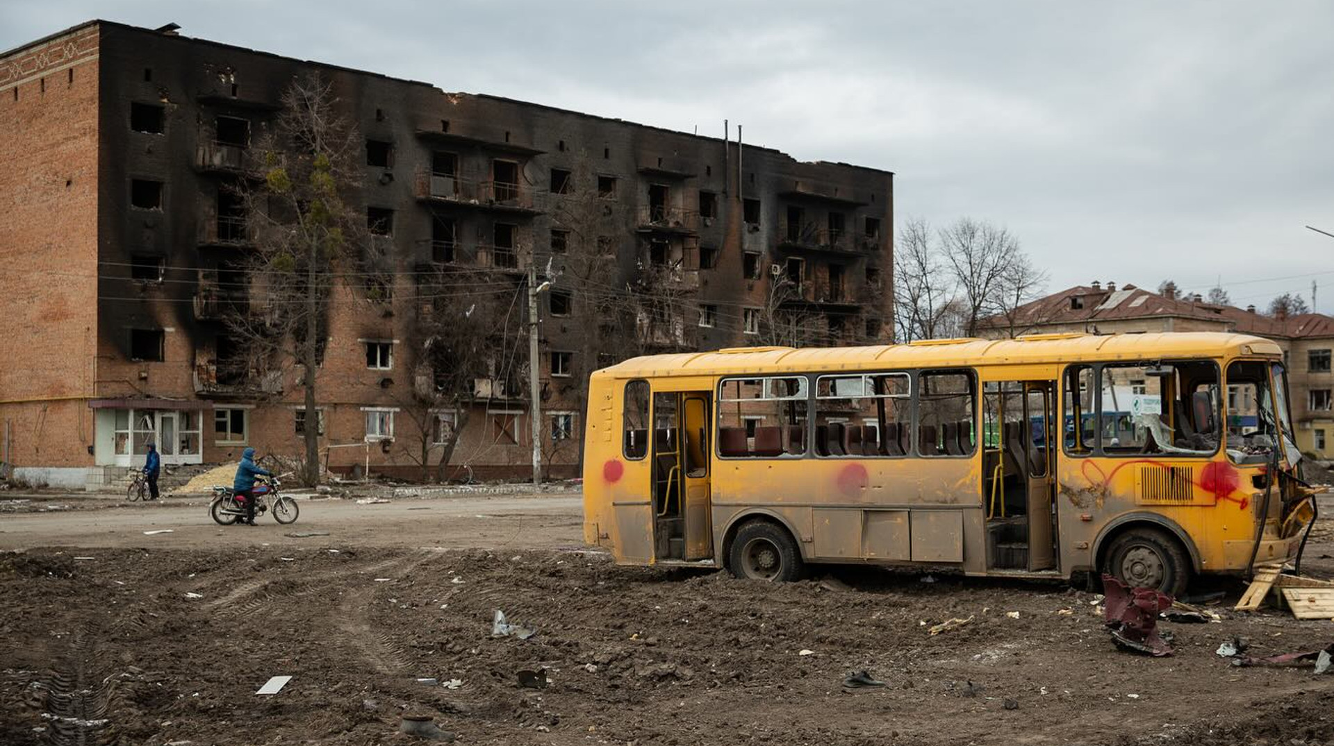 Ми готові виховувати найнеслухняніших дітей, аби тільки вдома. Як жив(е) деокупований Тростянець