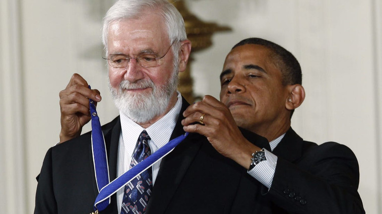 Замкнув вірус у лабораторіях: у США помер лікар, який зіграв ключову роль у викорененні віспи