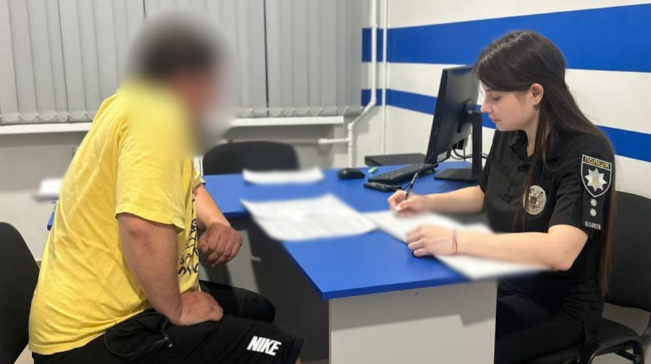 Запропонував покатати на авто: на Одещині чоловіка підозрюють у сексуальному насильстві щодо хлопчиків