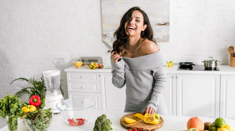 Покращує настрій та захищає мозок: яка їжа робить нас щасливішими