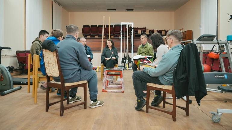 Ритм, що повертає до життя: як барабанотерапія допомагає реабілітувати українських воїнів