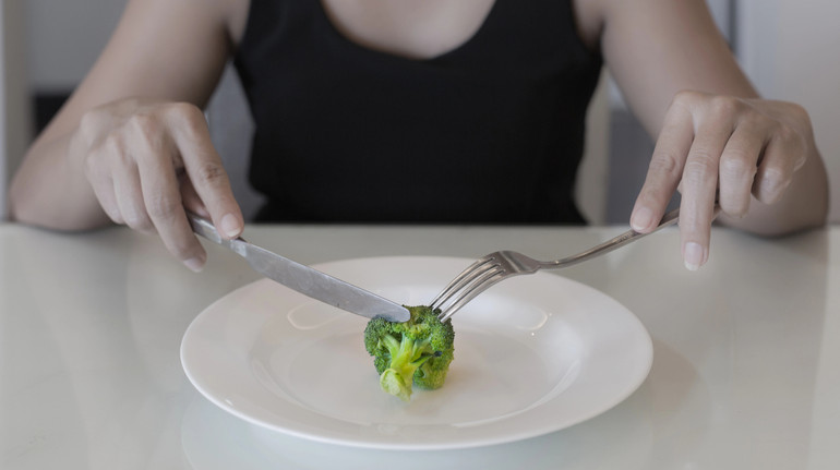 Calorie deficiency can worsen mental health – scientists
