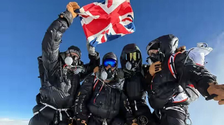 The British rose to Everest using a new method