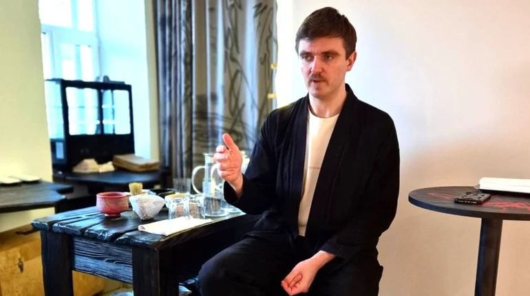 Не зміг себе стримати: кераміста Дмитра Білоконя звинуватили у домаганнях