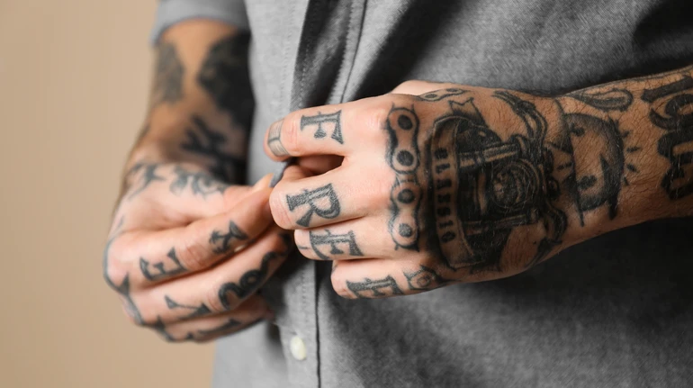 МВС запустило онлайн-сервіс для ідентифікації тіл неопізнаних осіб за татуюванням