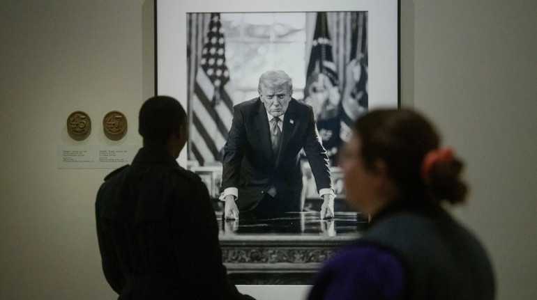 Білий дім просить більше портретів Трампа в Національній портретній галереї
