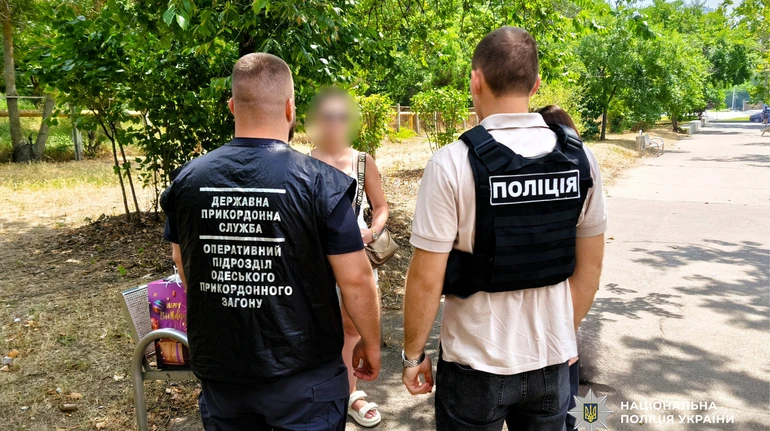 Обіцяла $1000 на день: в Одесі викрили жінку, яка вербувала дівчат для секс-експлуатації за кордоном