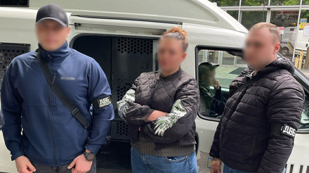 6 тисяч доларів за непридатність до служби: у Києві затримали жінку, яка продавала фіктивні діагнози
