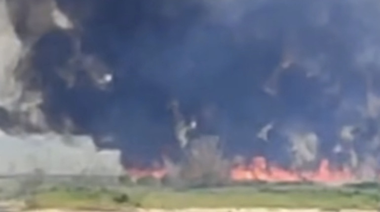 На дні Каховського водосховища регулярно спалахують пожежі: яка причина