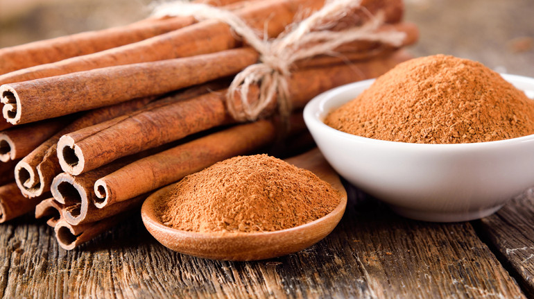 Чим корисна кориця та скільки її можна їсти