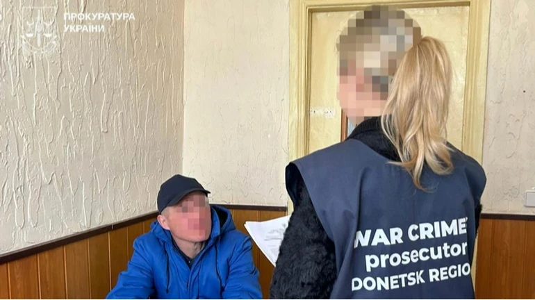 В Україні вперше очно судять російського військового, який 2 місяці ґвалтував жінку в окупації