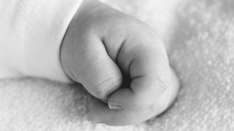 На Рівненщині поліція підозрює 35-річну породіллю у вбивстві немовляти