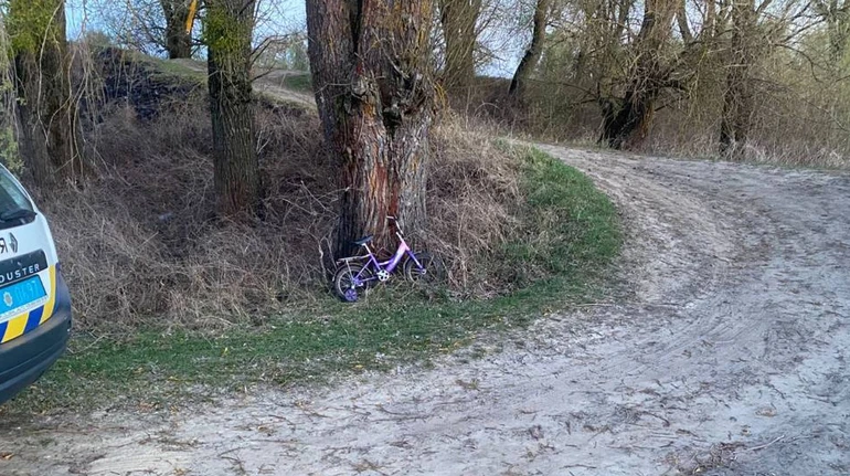 На Рівненщині досі шукають зниклого 4-річного хлопчика – тіло його 3-річного брата виявили у водоймі