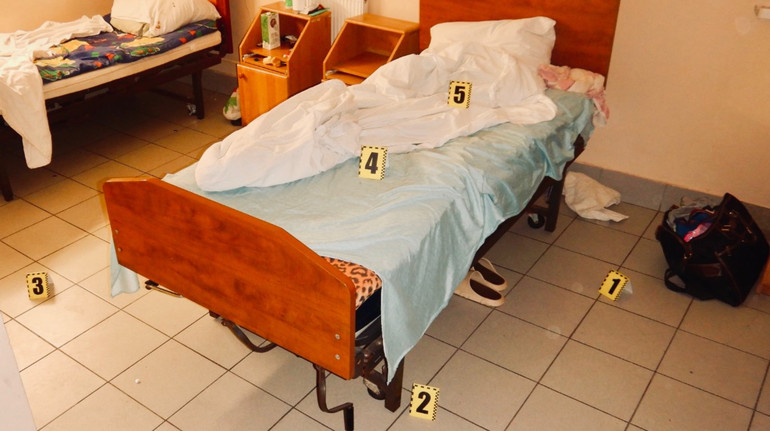 На Прикарпатті один з пацієнтів лікарні відкрив стрілянину та поранив іншого: йому оголосили підозру