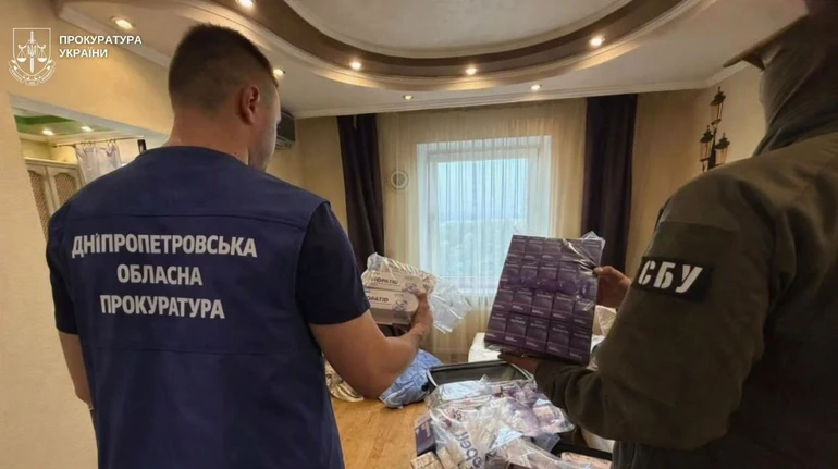 В Україні проводять одночасно 250 обшуків через сфальсифікований препарат для схуднення