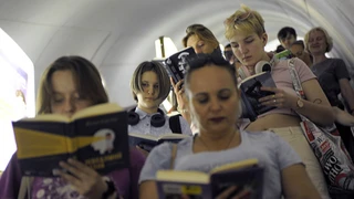 Кожен десятий українець читає книжки щодня – дослідження