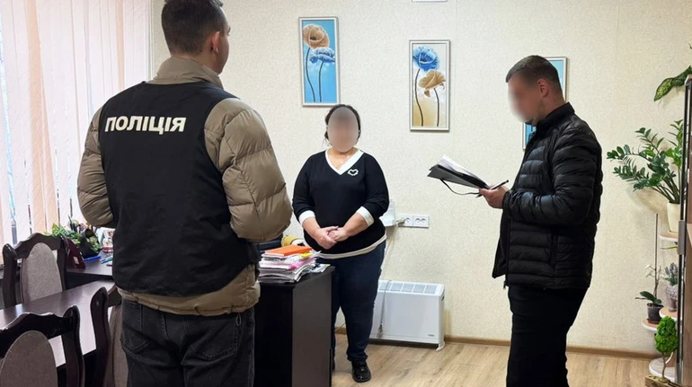 Надавала фіктивні звіти до НСЗУ: правоохоронці викрили директорку лікарні у Миколаєві