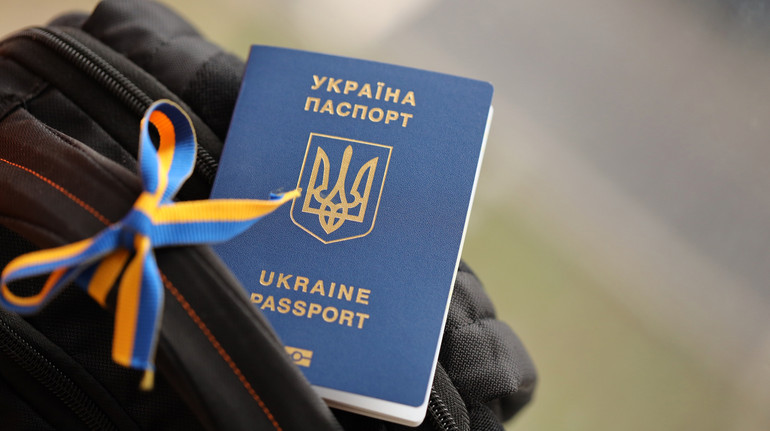 Чи можуть родичі загиблих та зниклих безвісти військових виїхати за кордон під час війни?