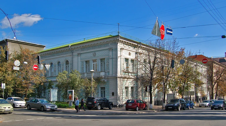 Внаслідок обстрілу Києва пошкоджено Національний музей Тараса Шевченка