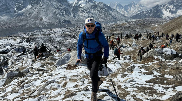 Альпініст із Британії та його гід, ймовірно, загинули після сходження на Еверест