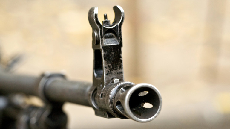 Хотіла розібрати автомат: в Одесі 17-річна дівчина застрелила військового