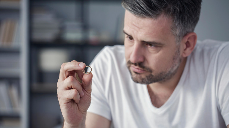 How to survive 5 stages of grief after breaking the relationship