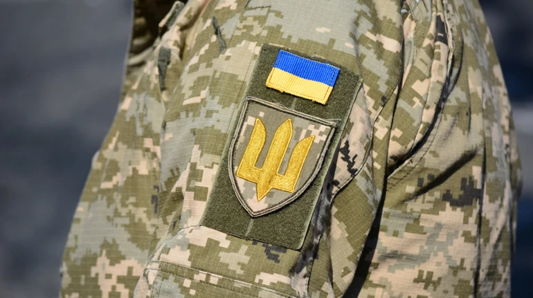 Зеленський підписав законопроєкт про річну відстрочку для тих, що відслужив за контрактом 18-24