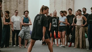 Австрійська хореографка Флорентіна Гольцінгер покаже у Берліні постановку про війну