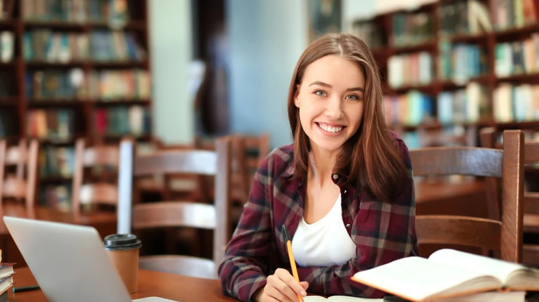 Творчий конкурс для вступу на деякі спеціальності у 2026 році скасували – МОН