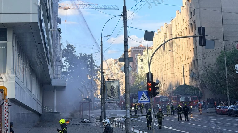 Удар РФ по Добробуту в Києві: постраждало 7 людей, зокрема 6 працівників лікарні