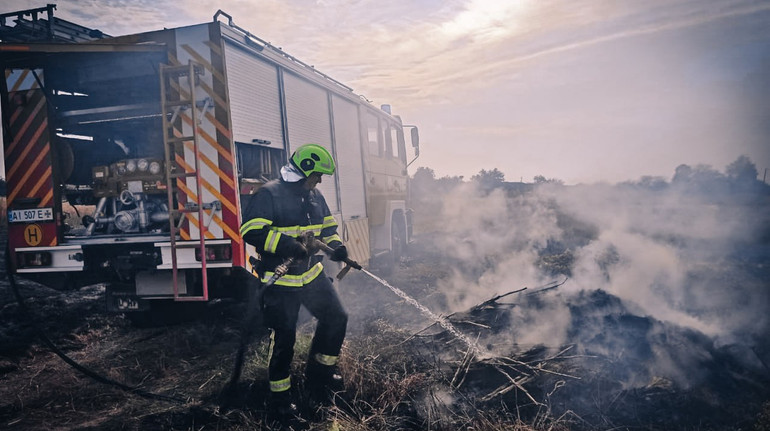 На Київщині загинула 82-річна жінка, яка спалювала суху траву