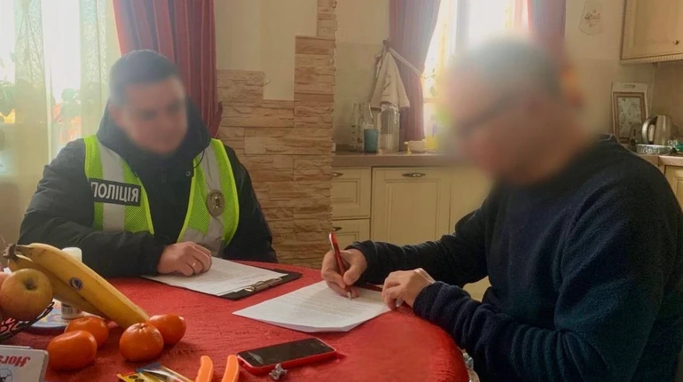 Пацієнт осліп на одне око після операції на носі: лікарю столичної клініки вручили підозру